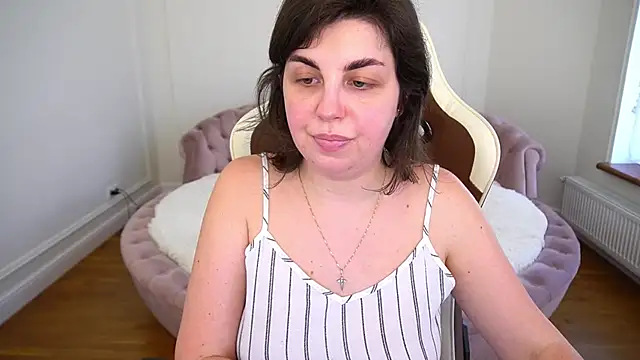 Chat +18 de MirandaWong ao vivo