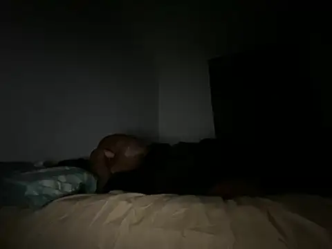 Deknkei: διαδικτυακό σόου στην κάμερα