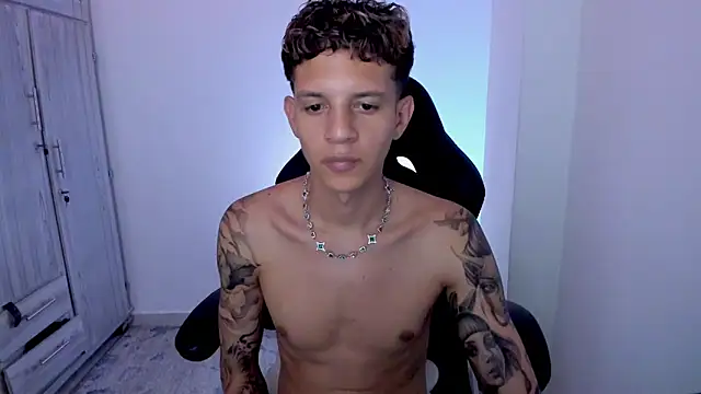 tylernova লাইভ XXX চ্যাট