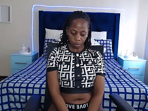 QUEENMANDYY Webcam show