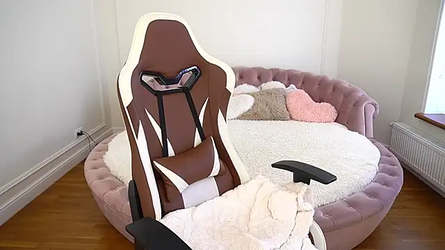 XXX chat uživo modela MirandaWong