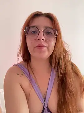 CoraVibes' Webcam Show