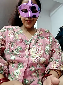 Shivani_hotty Adlı Modelin Canlı XXX Sohbeti