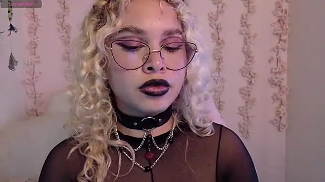 Haelycute Adlı Modelin Canlı XXX Sohbeti