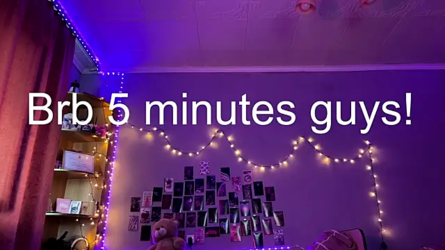 MoonRavelle's Webcam Show