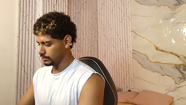 milo_tay Chat XXX in diretta