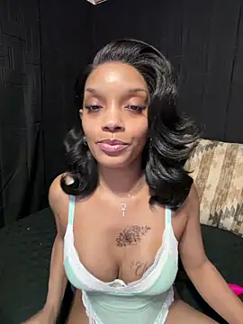 Chat XXX en directo de Rakiyahcharms