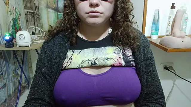 curly_greeneyedのライブXXXチャット