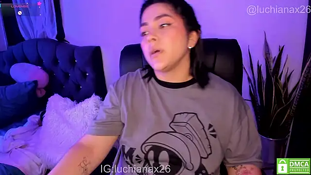 lucy26_ live XXX chat