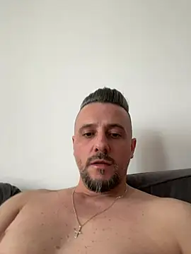 InsaneMattt live XXX chat