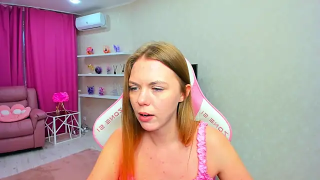 Strawberrye élő XXX-chatje