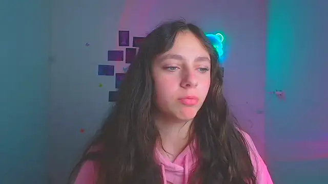 Онлайн чат XXX KissMeJulia