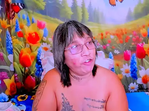 indianroxy Adlı Modelin Canlı XXX Sohbeti