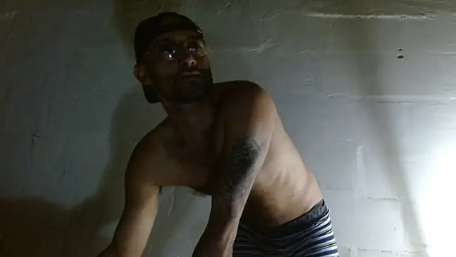 Alex_Flame_ élő XXX-chatje