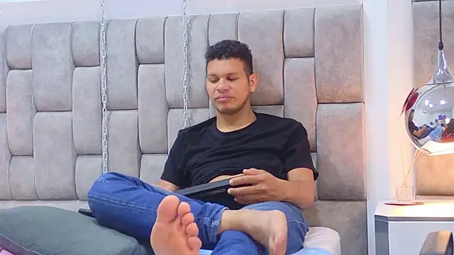 Chat +18 de NohaBrooks ao vivo