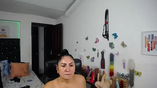 mature_bigboobs10 élő XXX-chatje