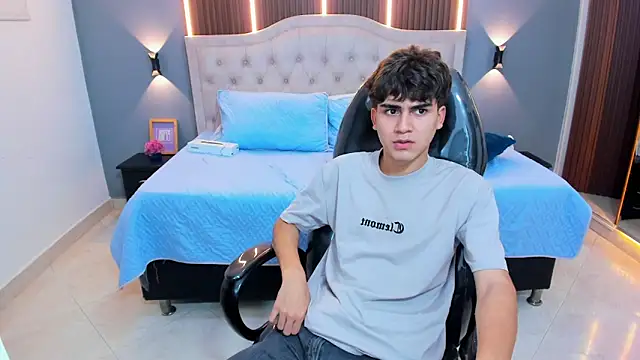 Tommy18__ Live XXX-chat