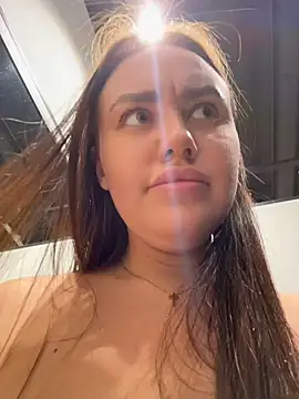 KiraSunshine's Live XXX Chat