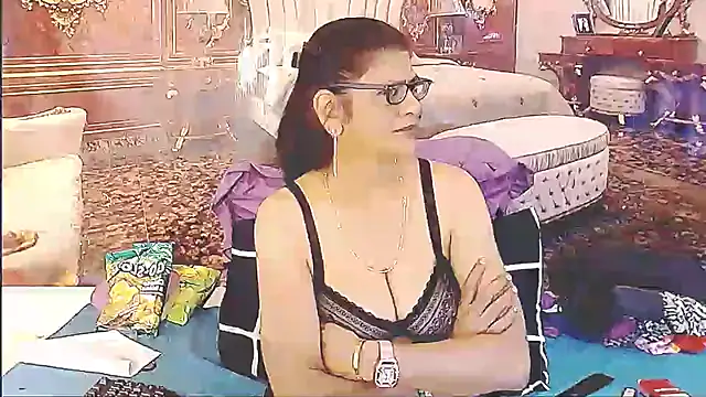 IndianAllure live XXX chat