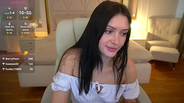 MilaSecrett élő XXX-chatje