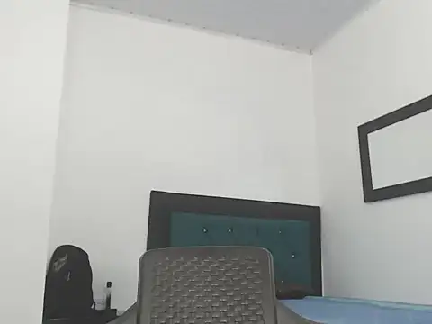 hotboyluxe élő XXX-chatje