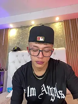 NicoKnight Show Webcam