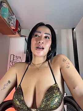 AsianMilfSheryl Pertunjukan Webcam
