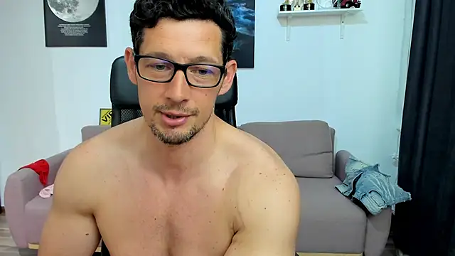 دردشة BrutusK08 الجنسية المباشرة