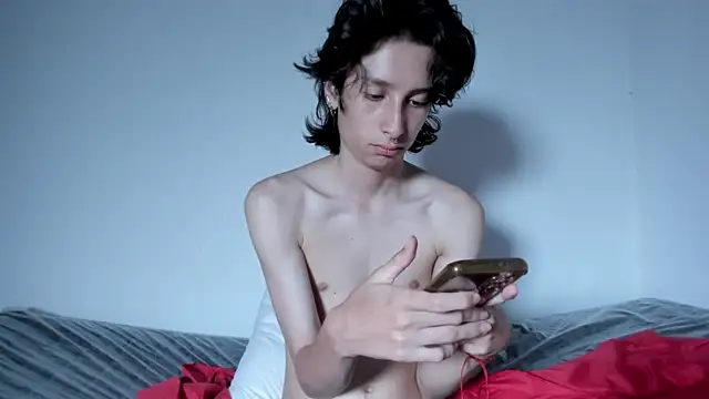 cirosky_elchicopolla's Live XXX Chat