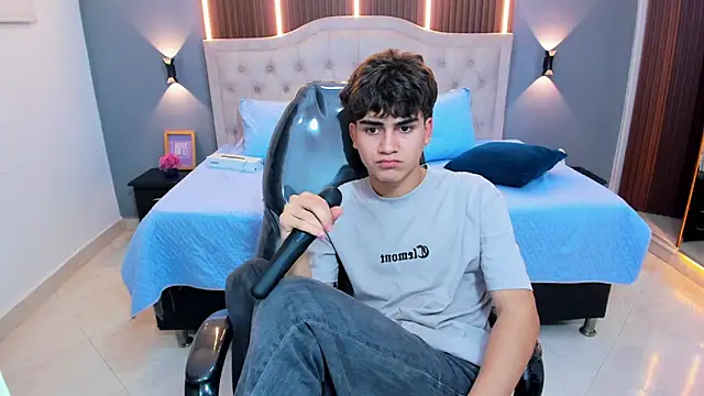 Czat XXX na żywo – Tommy18__