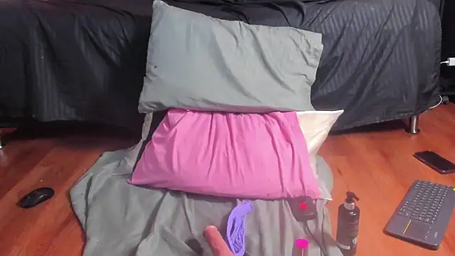 YayaHilton Chat XXX live