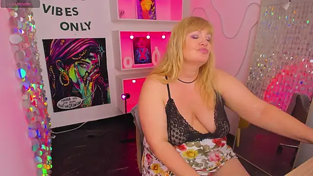 NicoleKind – Naživo XXX chat