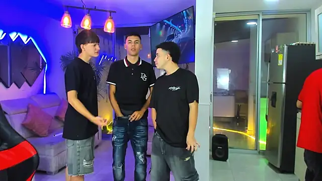 Show modela Houseofwarrios na web-kameri