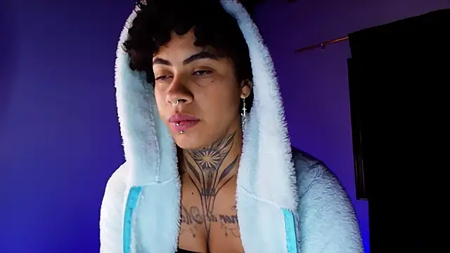 Chatroom XXX en direct de Canela_Osada_