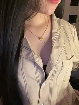 Neylla_: διαδικτυακό σόου στην κάμερα