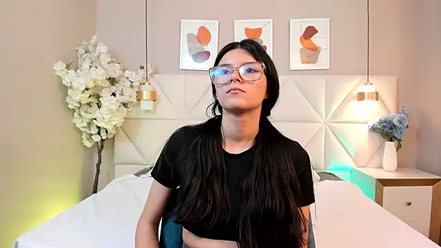 amber_hill_ Show in webcam