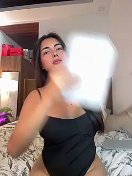 Bombshell_Rebbecca Show in webcam