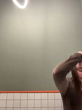 KiraSunshine élő XXX-chatje