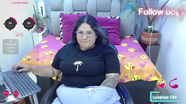 evelin_zaens 即時 XXX 聊天