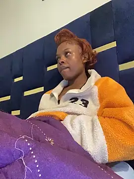 Dellah27 élő XXX-chatje