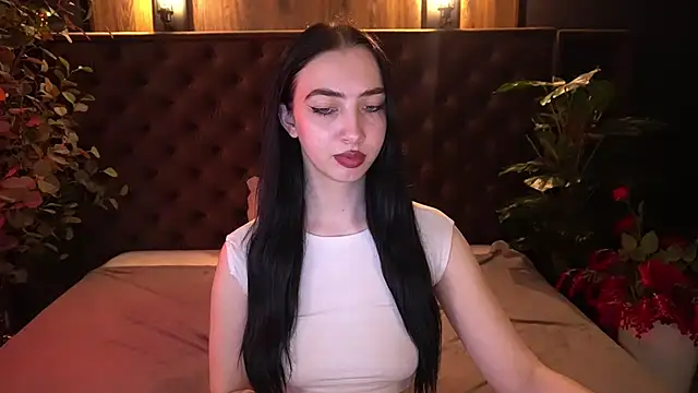 XXX chat uživo modela WildKittenX_