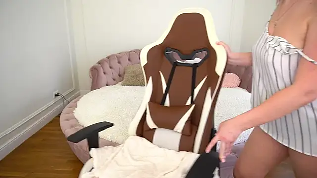 MirandaWong's Live XXX Chat