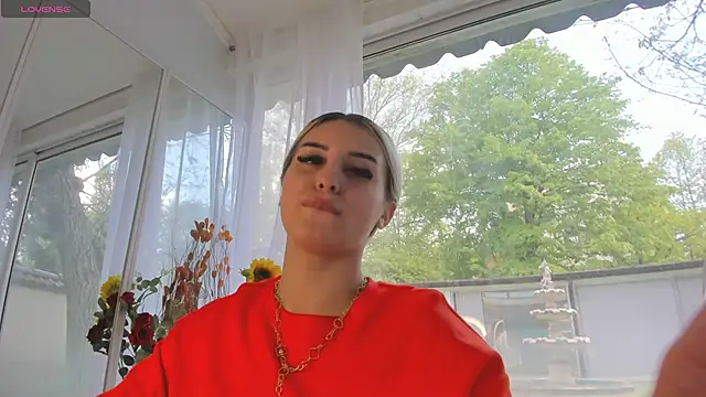 Ella_Vee Adlı Modelin Canlı XXX Sohbeti