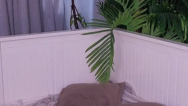 LanaReals Chat XXX live