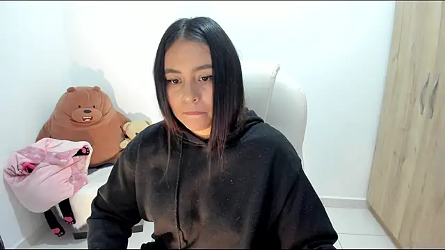 Ciara8 লাইভ XXX চ্যাট