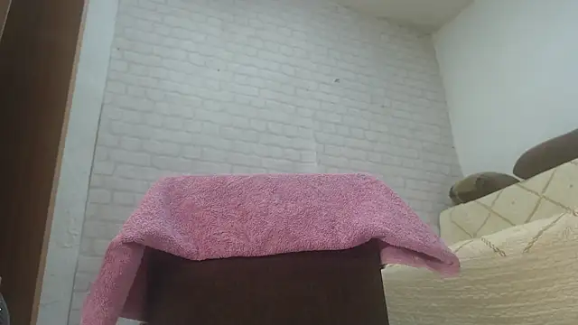 EmmaSquirt – Live XXX-chat