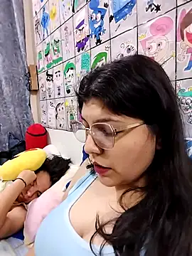 AddisonAndCouple Show Webcam