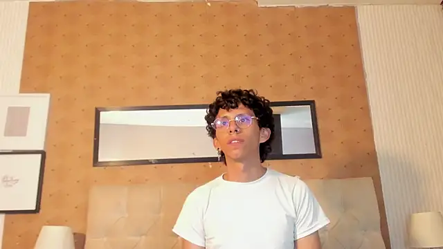 Chat +18 de kaiirox ao vivo