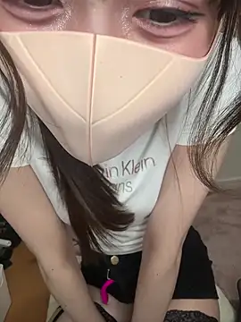 momo_mm Adlı Modelin Canlı XXX Sohbeti