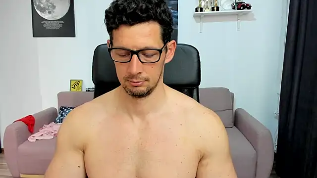 BrutusK08 Live XXX-Chat